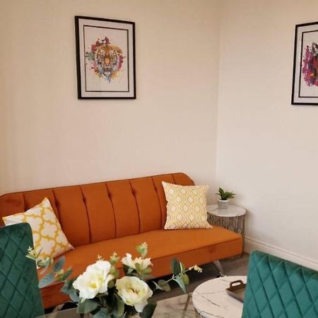 1 Bedroom Apartment - Flitwick - Contractor Friendly - Tourist Ready - Full Kitchen - Wifi - Smart Tv - Sofa Bed - Free Parking - Ideal For Short Or Long Stays Dış mekan fotoğraf