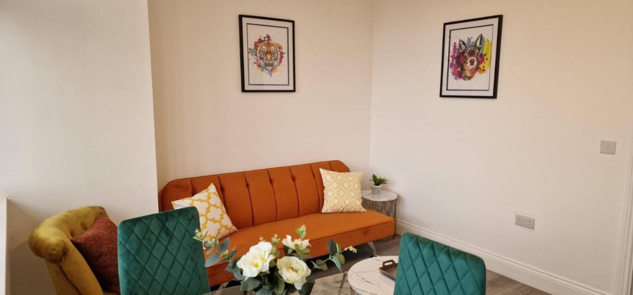 1 Bedroom Apartment - Flitwick - Contractor Friendly - Tourist Ready - Full Kitchen - Wifi - Smart Tv - Sofa Bed - Free Parking - Ideal For Short Or Long Stays Dış mekan fotoğraf